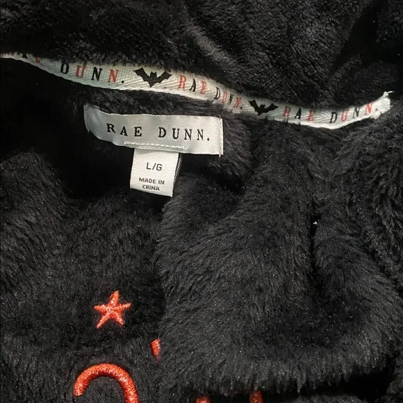 Rae Dunn Halloween “Hocus Pocus” plush robe with matching slipper “Boo” socks. - Picture 5 of 10